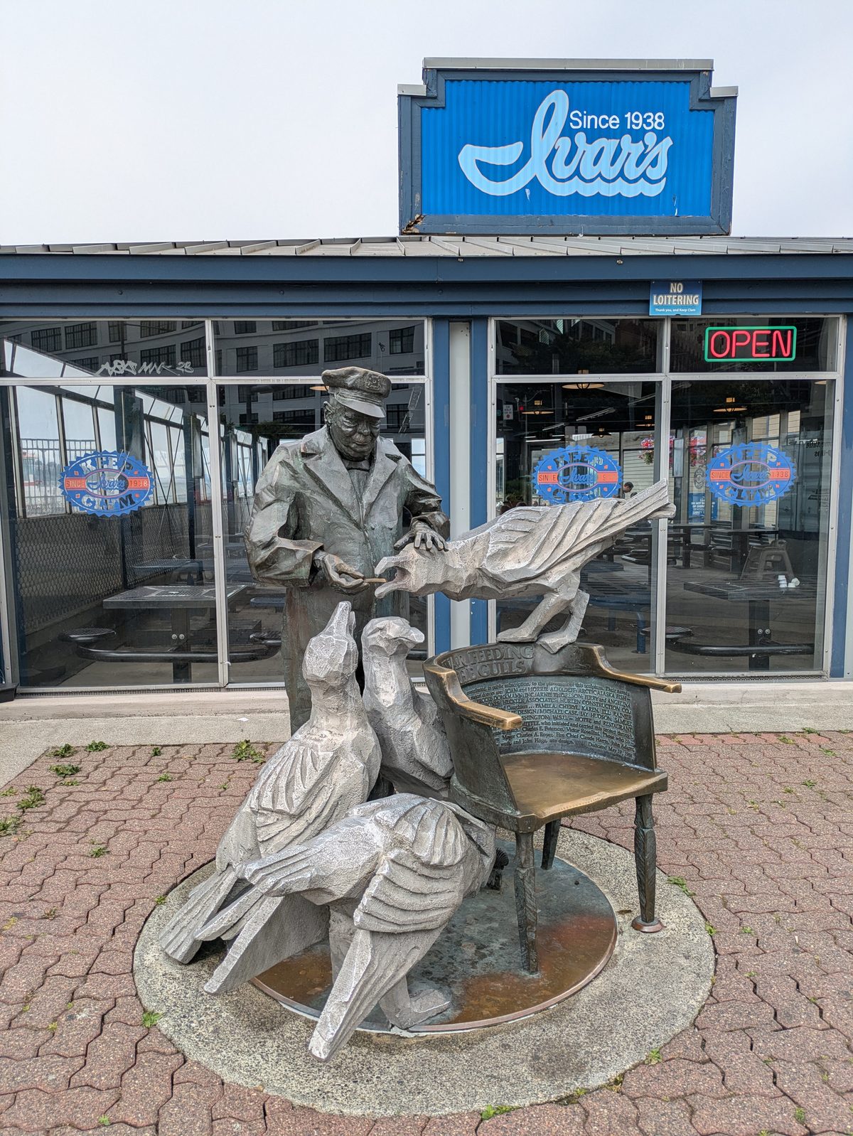 Ivar's Acres of Clams at Pier 54 — Seattle Waterfront